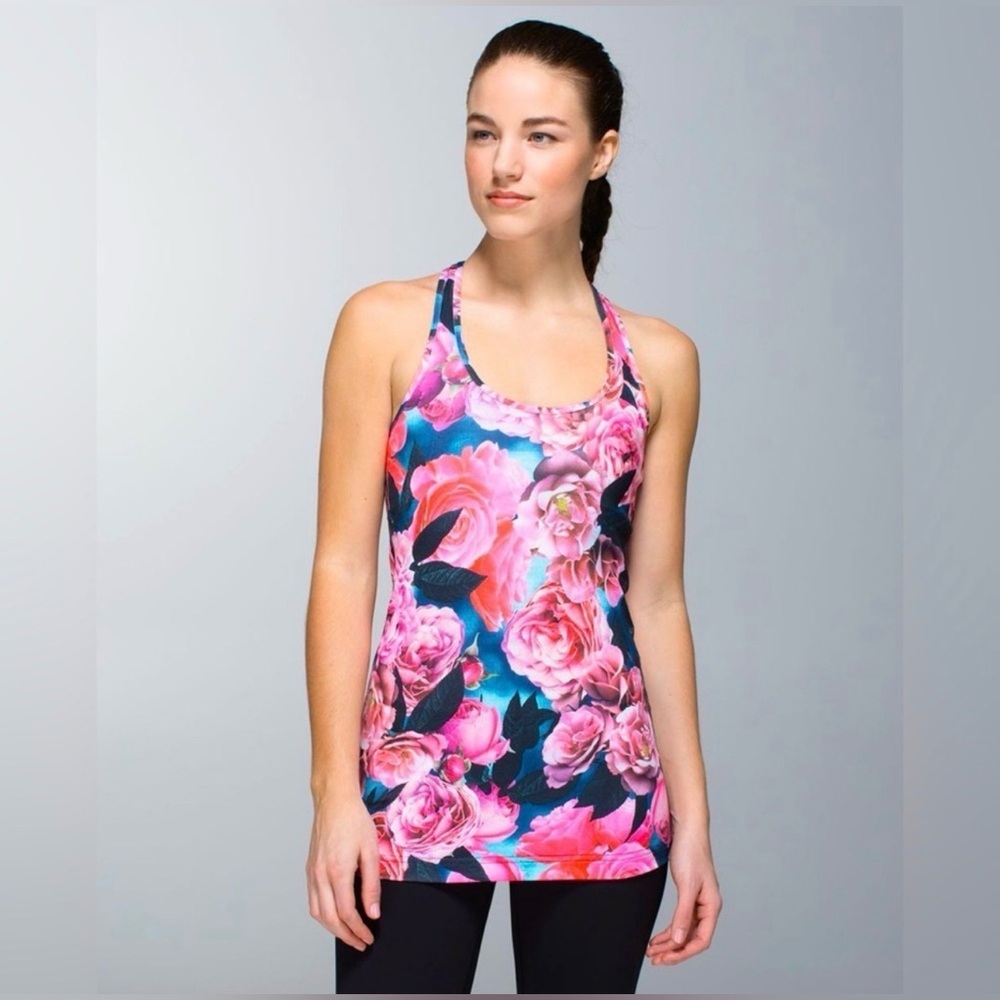 Lululemon Cool Racerback Tank in Floral
Top Secret Garden S M